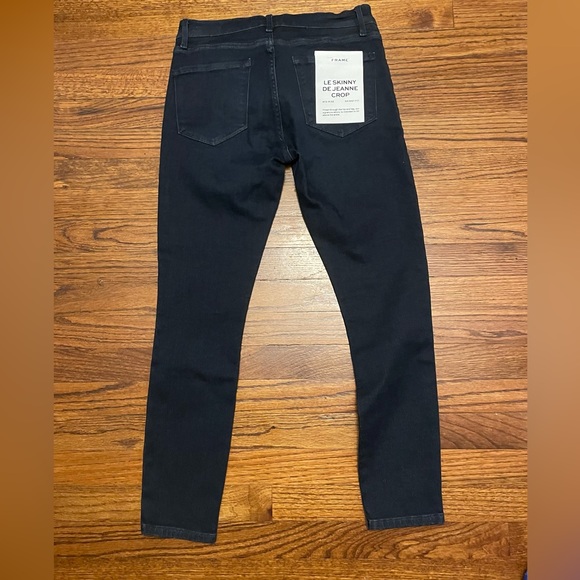 ✨HOST PICK✨🎉🎉Frame Cropped Jeans NWT - Picture 2 of 4
